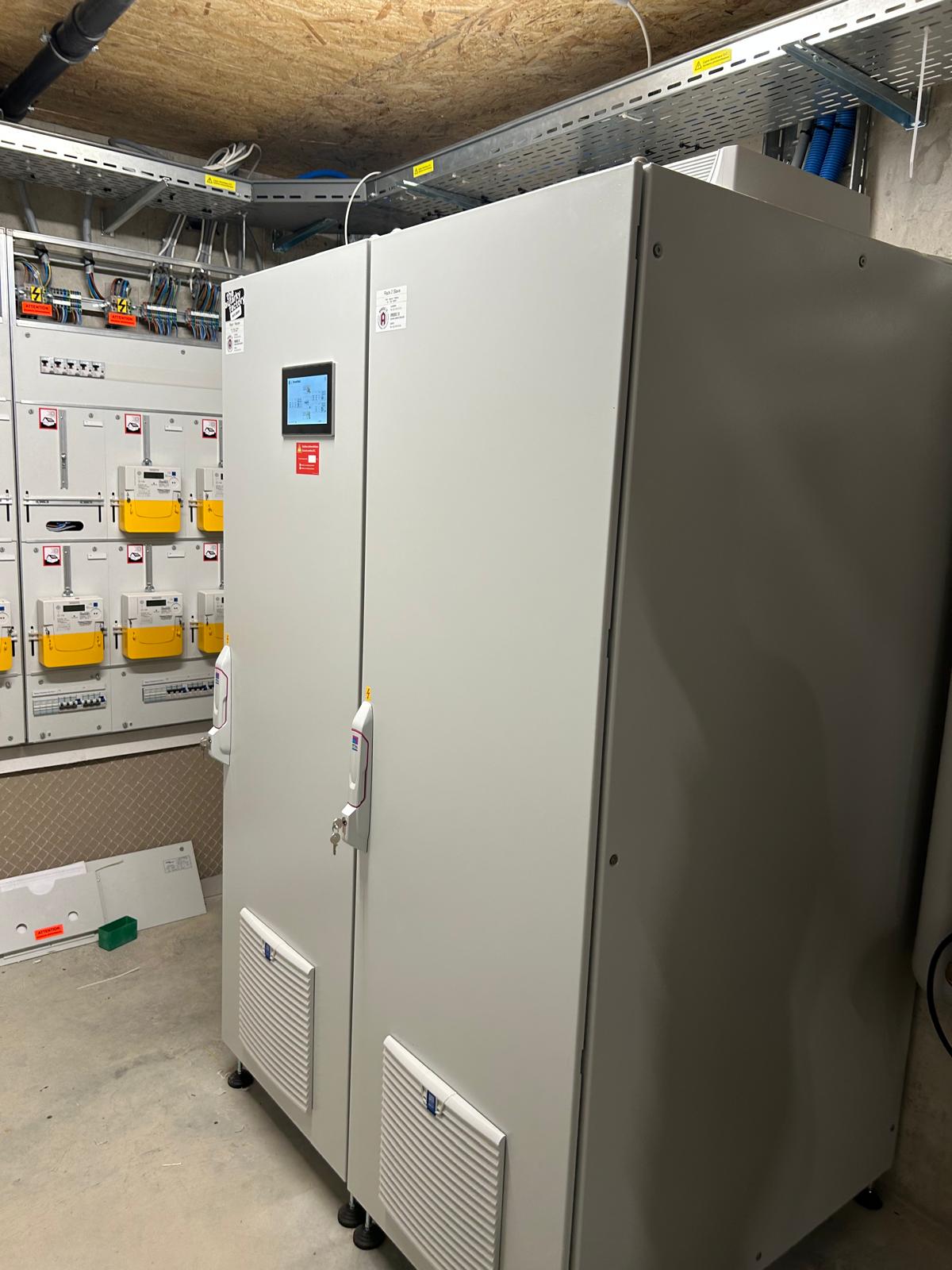Studer Energieschrank nx3 Rack 31.8kWh (ohne Bypass) | IWS SOLAR AG